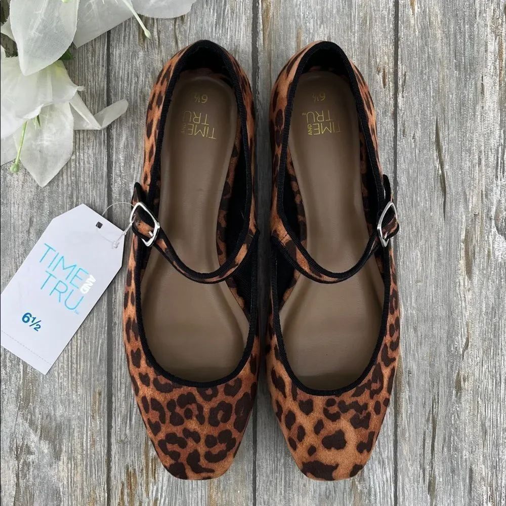 Women's Faux Leather Mary Jayne Leopard Print Flats Shoes Size 6.5